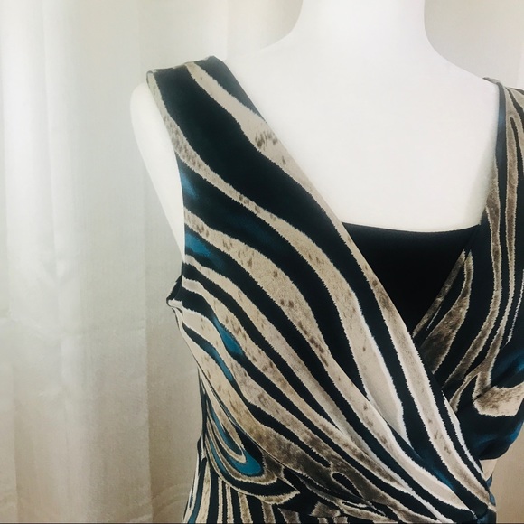 Sandra Darren Dress Size 8 Medium Asymmetrical Hem Stretch Sleeveless Striped. - Picture 5 of 15